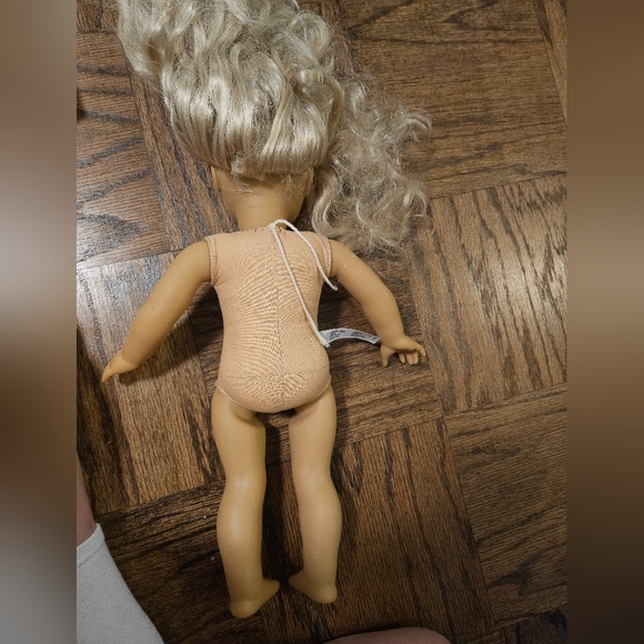 RETIRED AMERICAN GIRL DOLL-Caroline-Historical Character 2012 - Picture 3 of 7